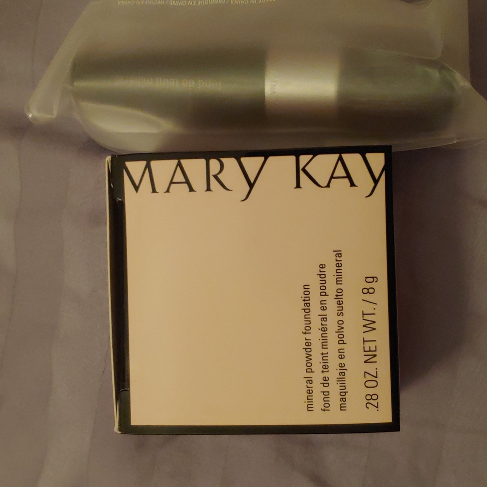 Mary Kay Mineral Powder Foundation, Ivory 2